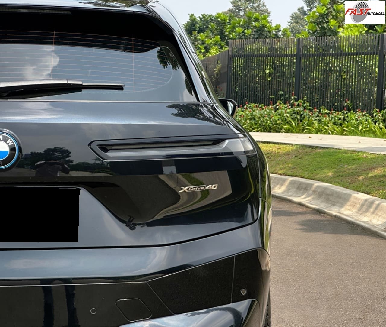 13 BMW iX xDrive40 Sport 2023 HITAM KM.31RB B 8888 JFR