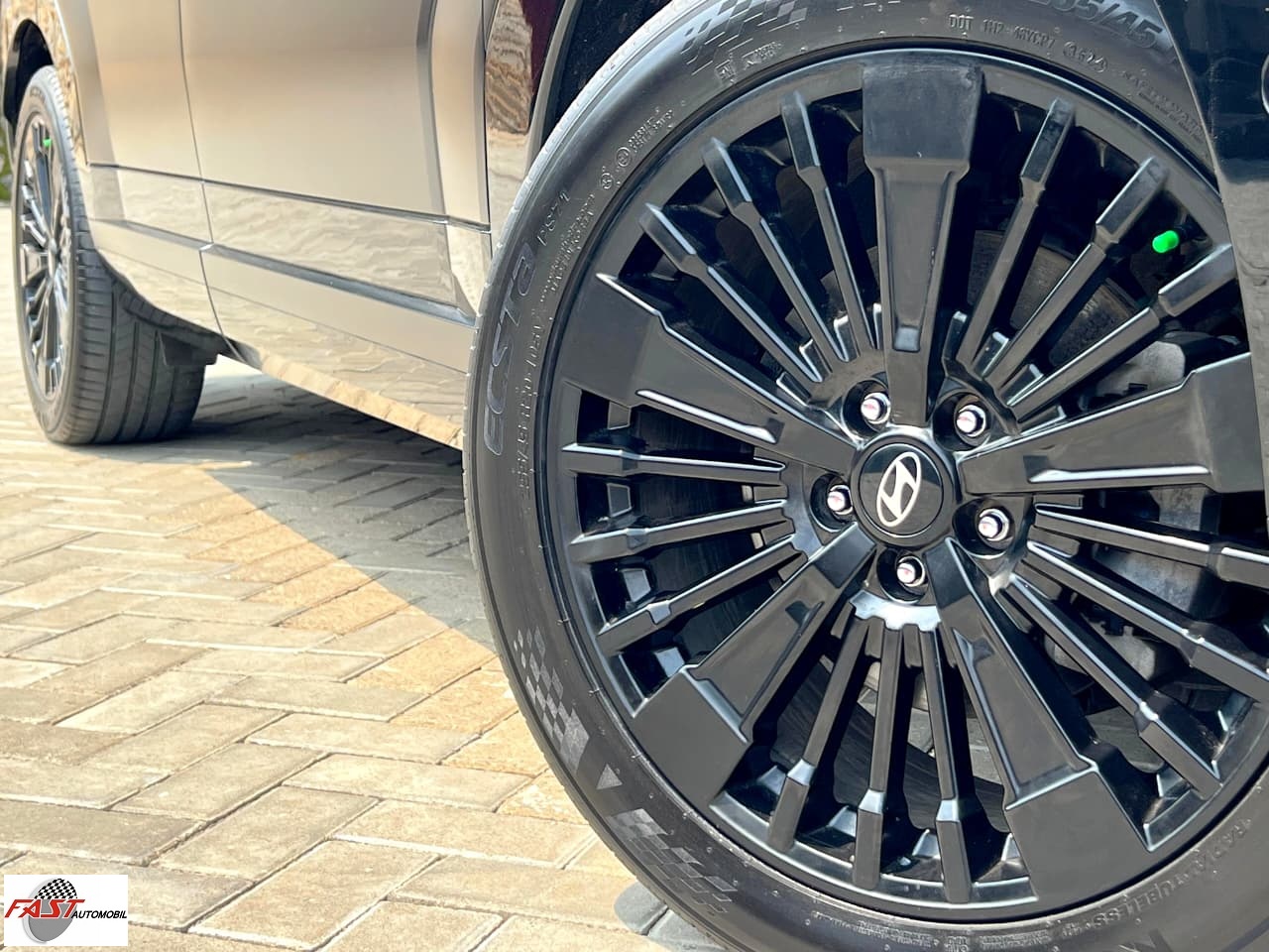 13 HYUNDAI SANTA FE HYBRID CALLIGRAPHY 2024 KM.21RB HITAM B 1985 WCS