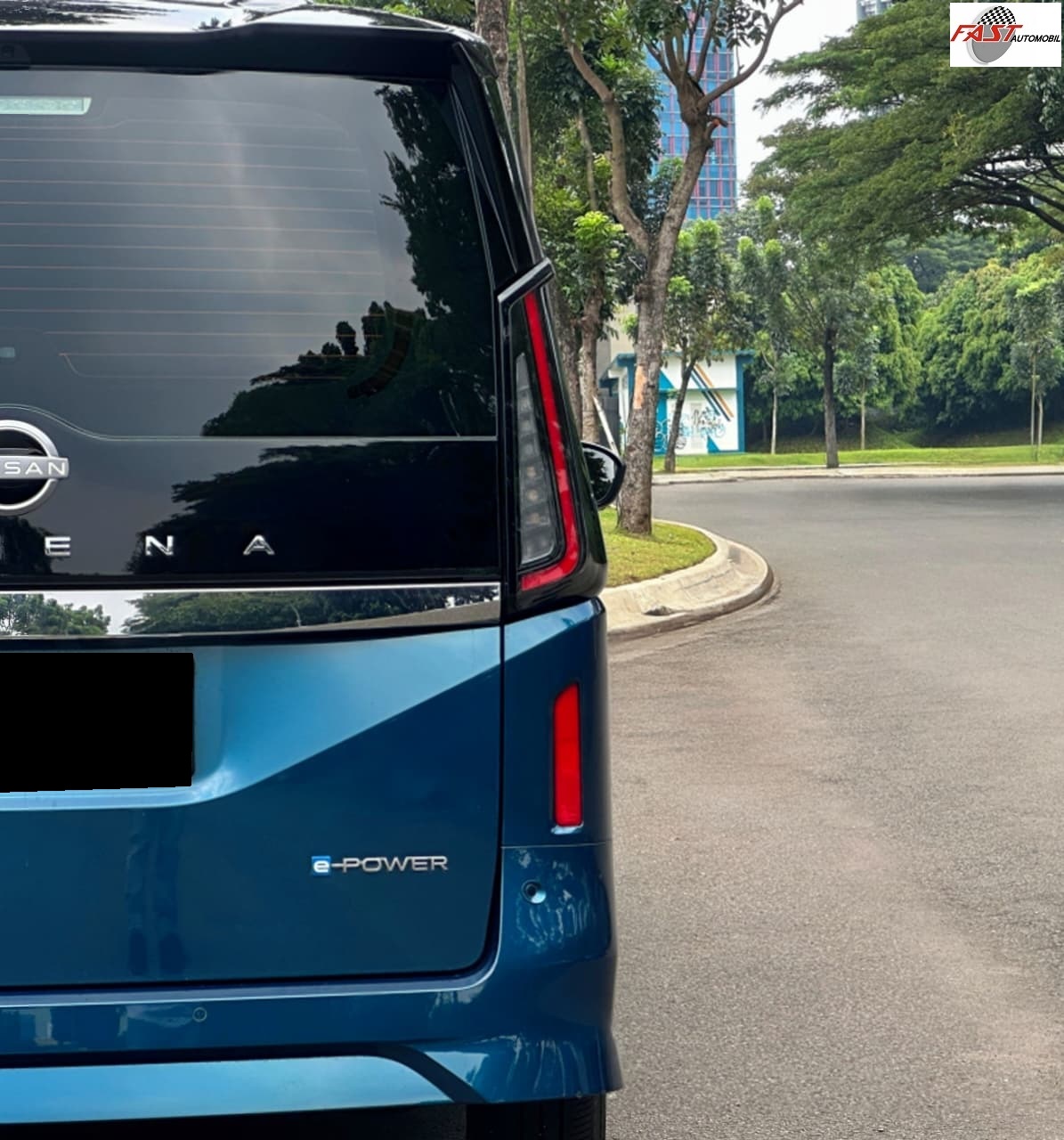 13 NISSAN SERENA HWS E-POWER 2025 1.4 TWO TONE AT KM.2RB BIRU F 1839 FCB