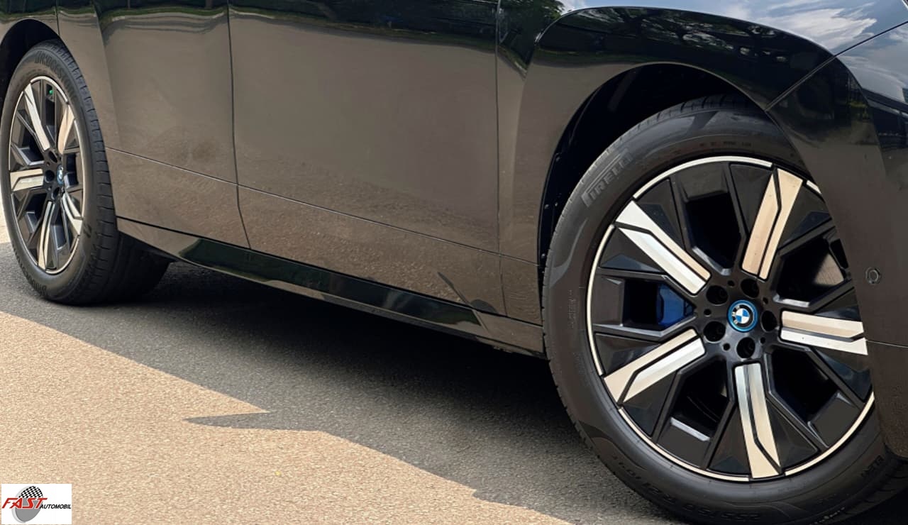 15 BMW iX xDrive40 Sport 2023 HITAM KM.31RB B 8888 JFR