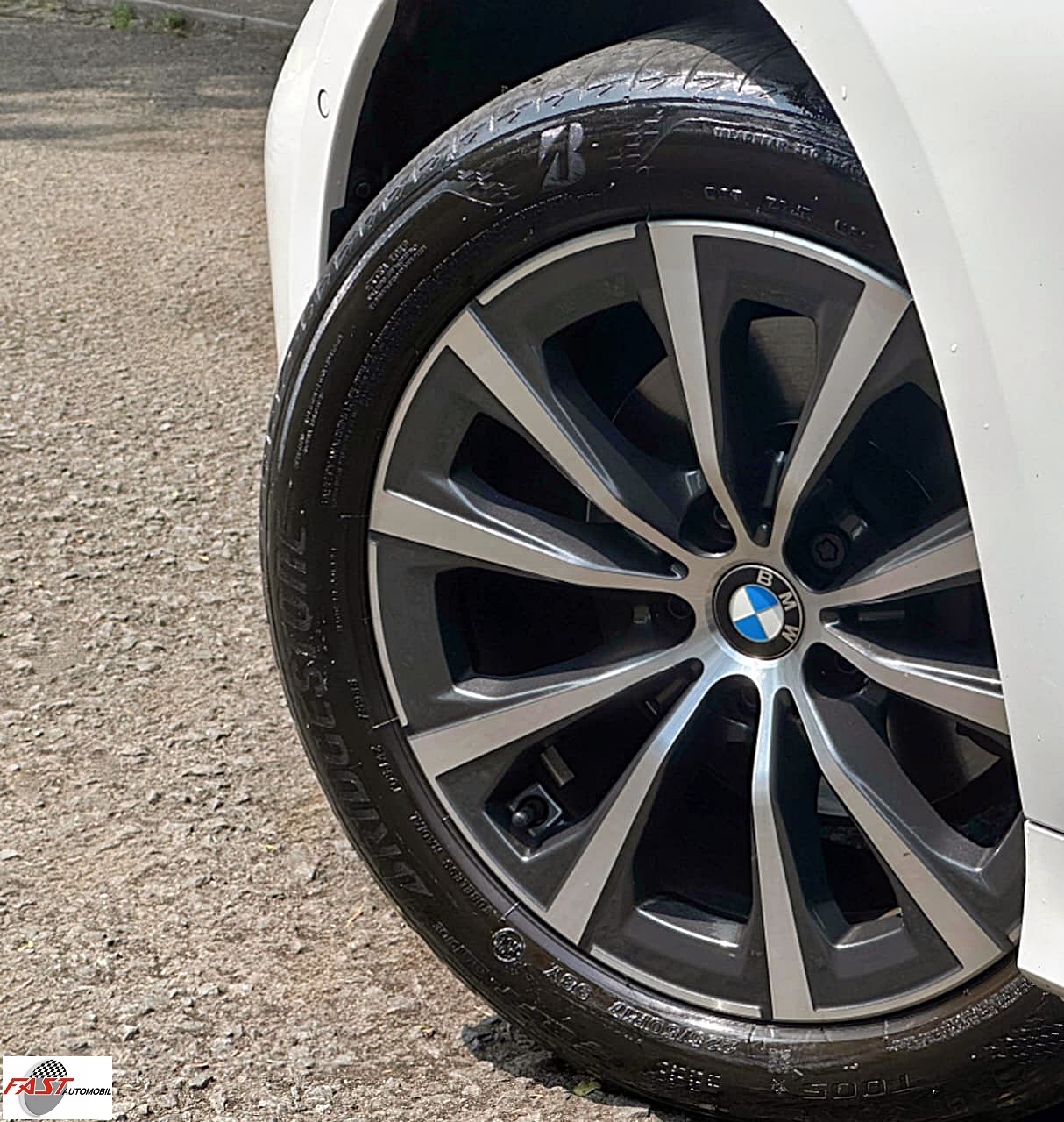 16 BMW 320i 2021 PUTIH B 1945 VO