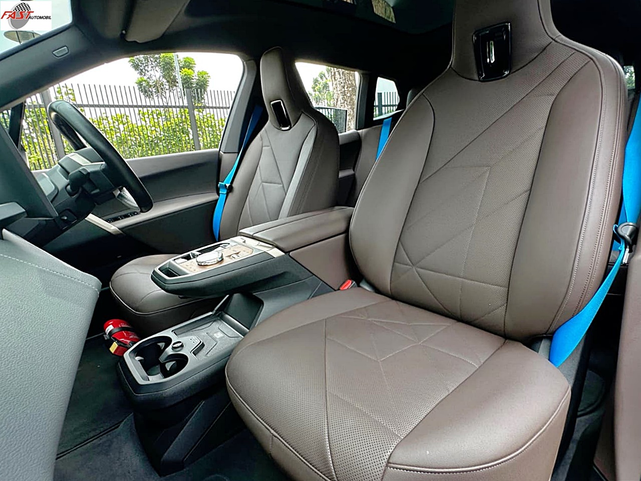 17 BMW iX xDrive40 Sport 2023 HITAM KM.31RB B 8888 JFR