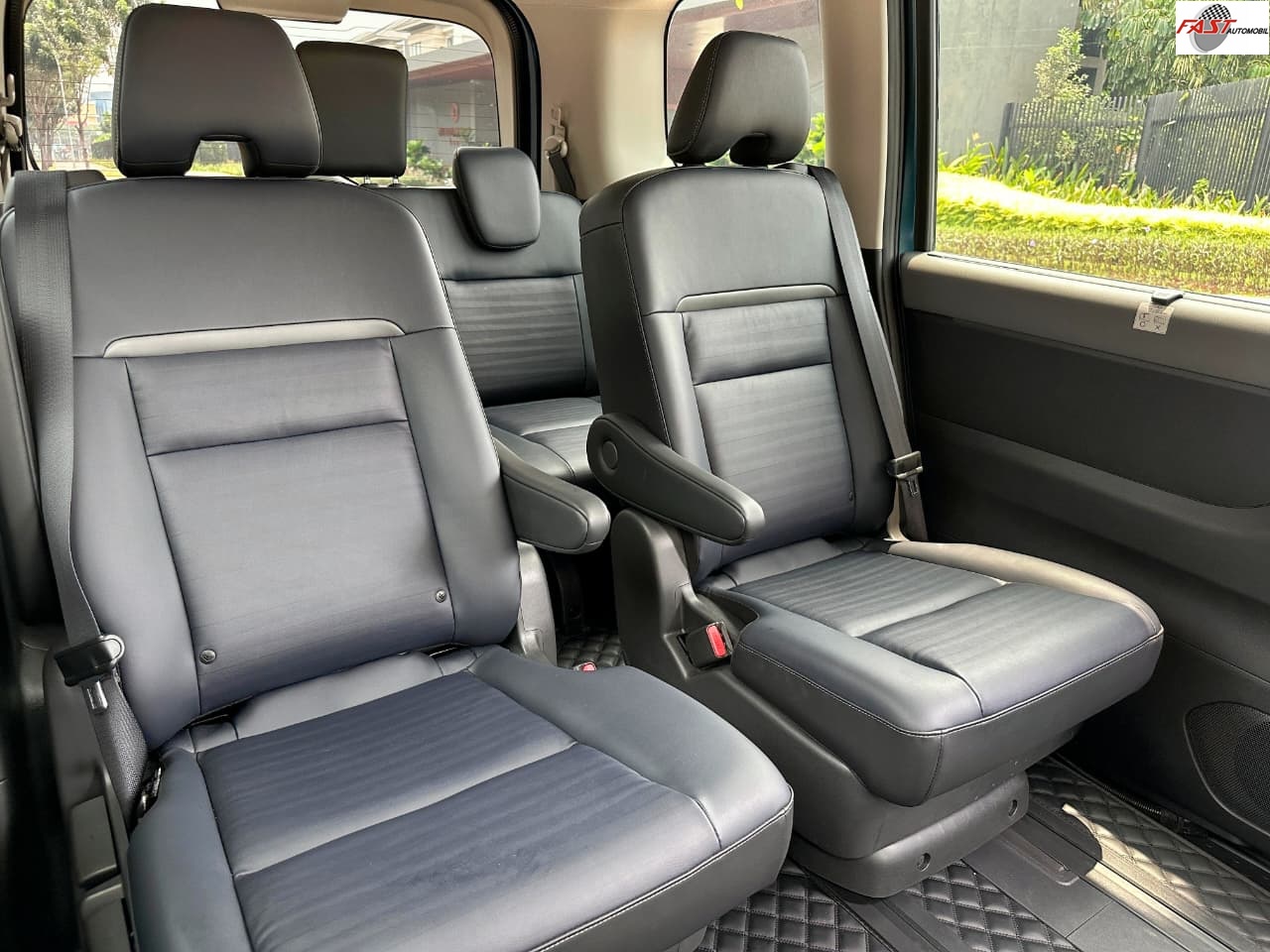 17 NISSAN SERENA HWS E-POWER 2025 1.4 TWO TONE AT KM.2RB BIRU F 1839 FCB