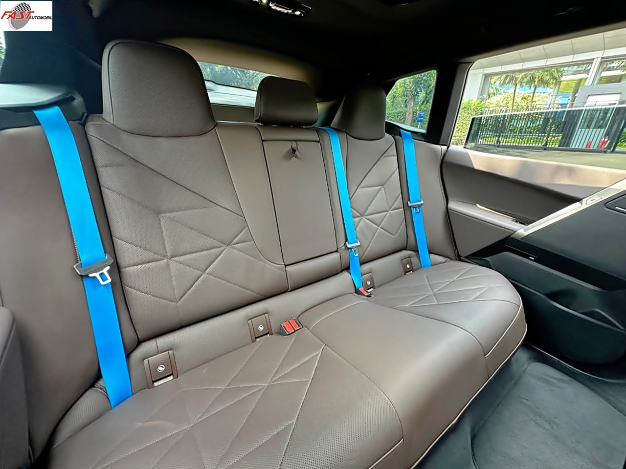 18 BMW iX xDrive40 Sport 2023 HITAM KM.31RB B 8888 JFR