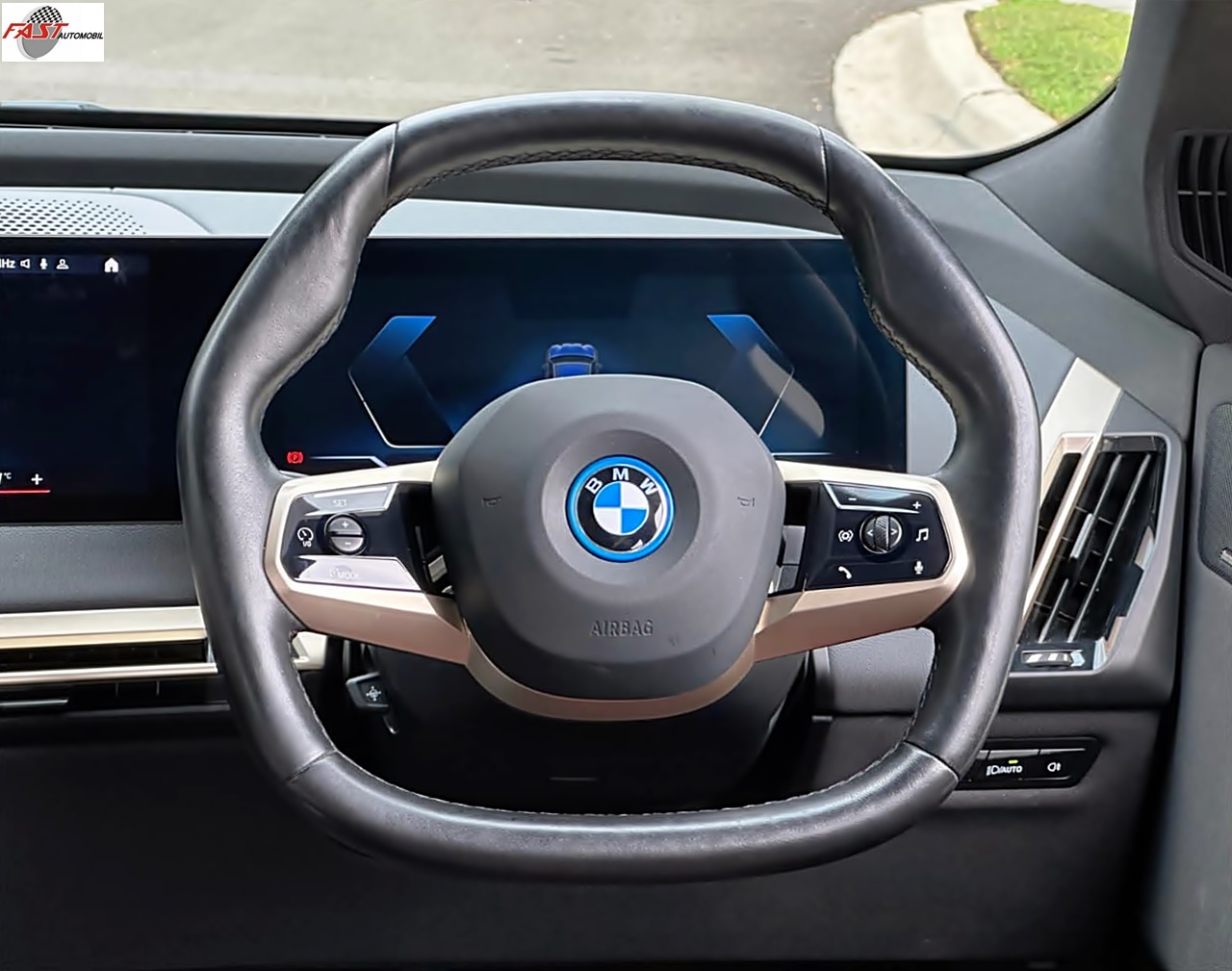 21 BMW iX xDrive40 Sport 2023 HITAM KM.31RB B 8888 JFR