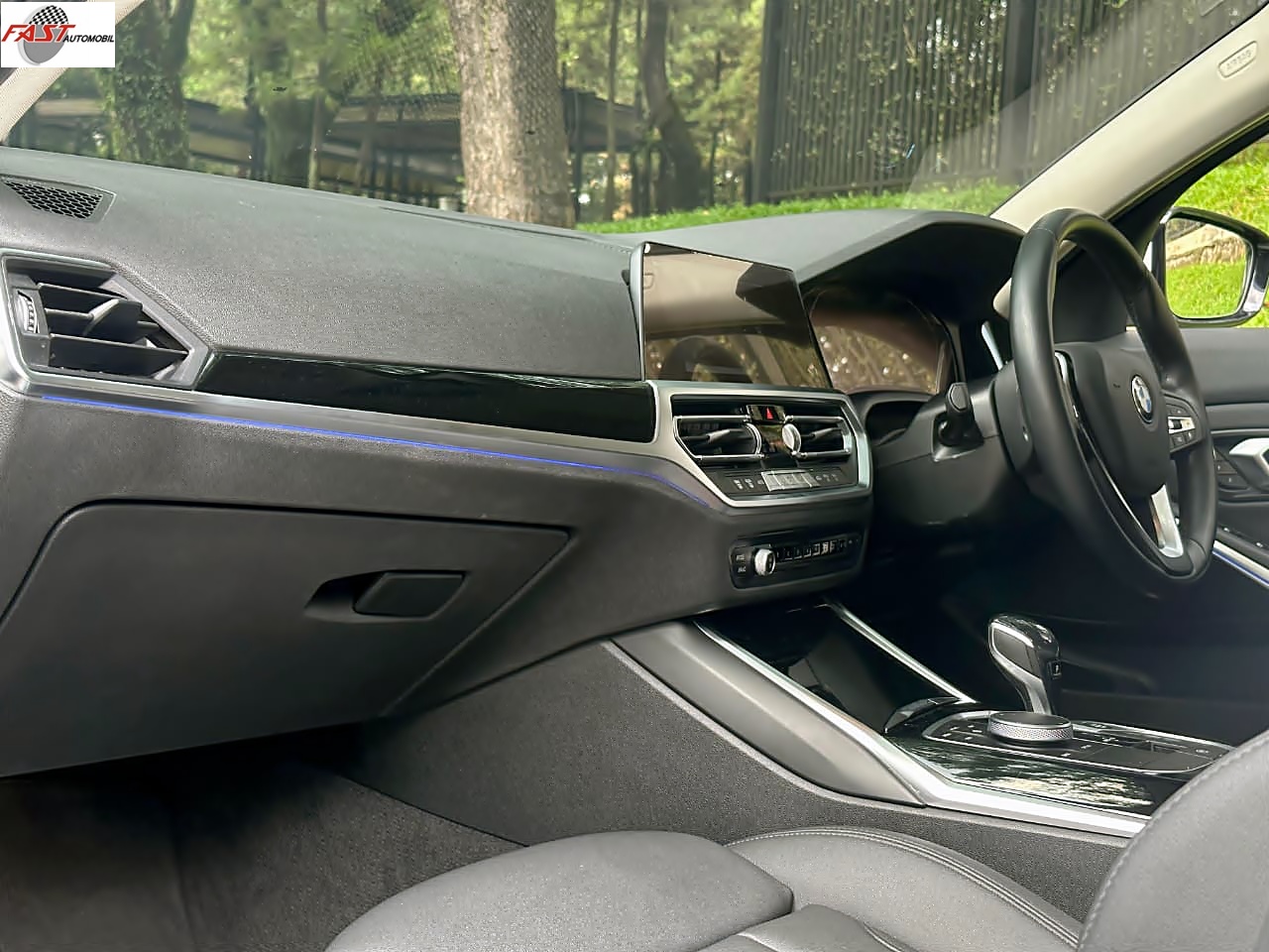 22 BMW 320i 2021 PUTIH B 1945 VO