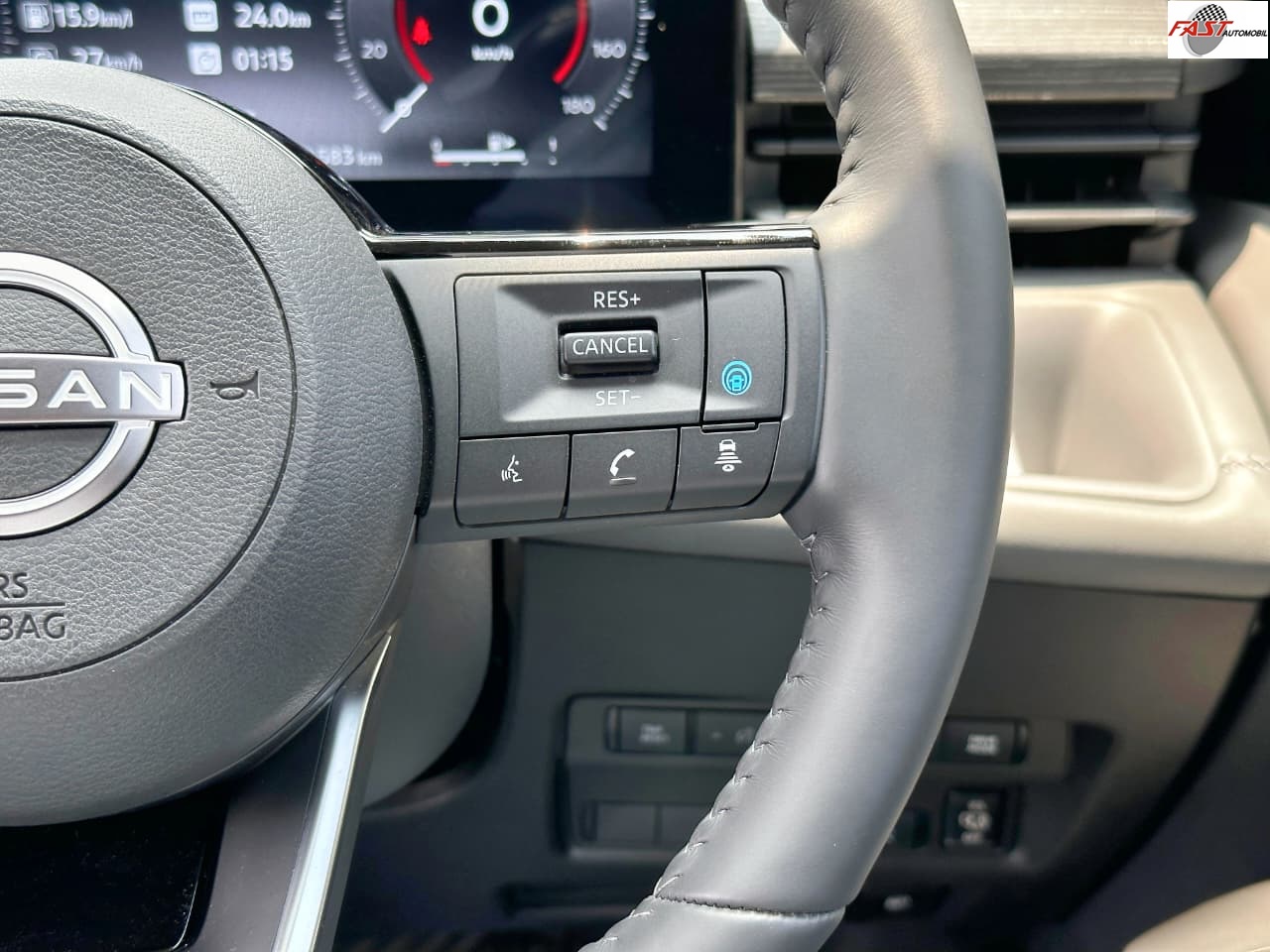 22 NISSAN SERENA HWS E-POWER 2025 1.4 TWO TONE AT KM.2RB BIRU F 1839 FCB