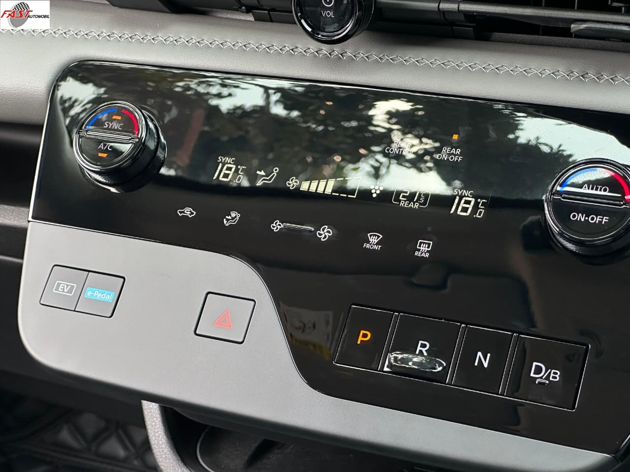 25 NISSAN SERENA HWS E-POWER 2025 1.4 TWO TONE AT KM.2RB BIRU F 1839 FCB