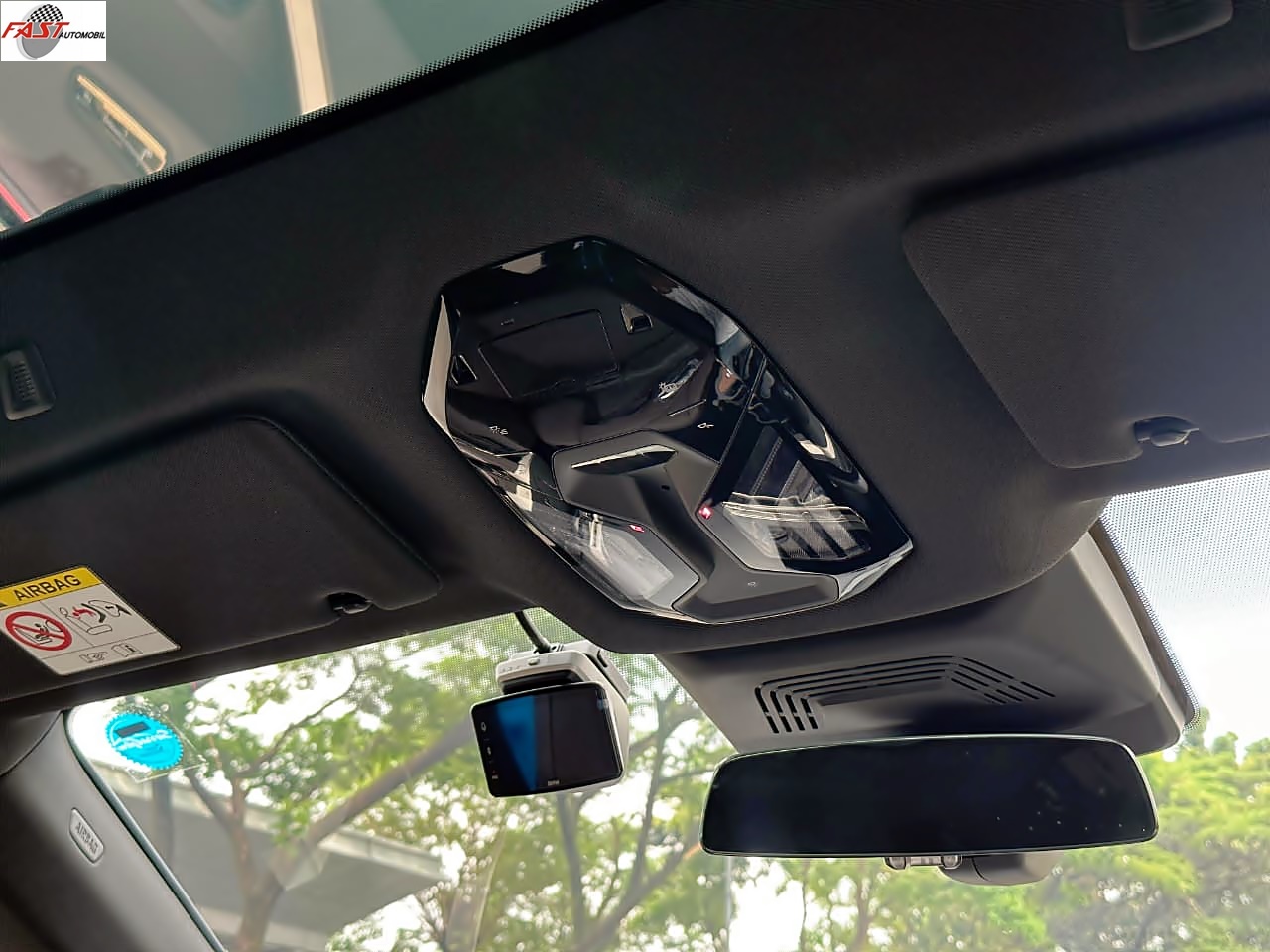 28 BMW iX xDrive40 Sport 2023 HITAM KM.31RB B 8888 JFR