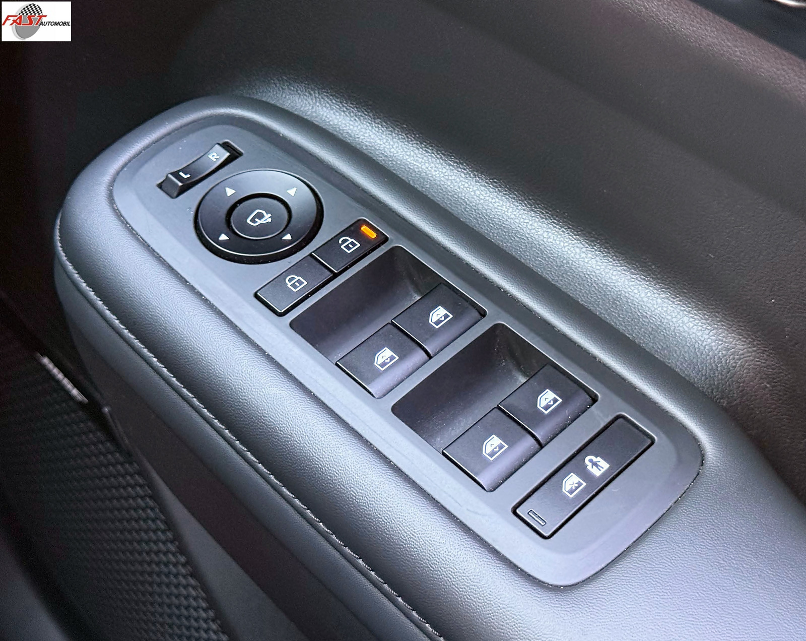 35 HYUNDAI SANTA FE 1.6 HYBRID CALLIGRAPHY 2024 KM.21RB HITAM B 1985 WCS