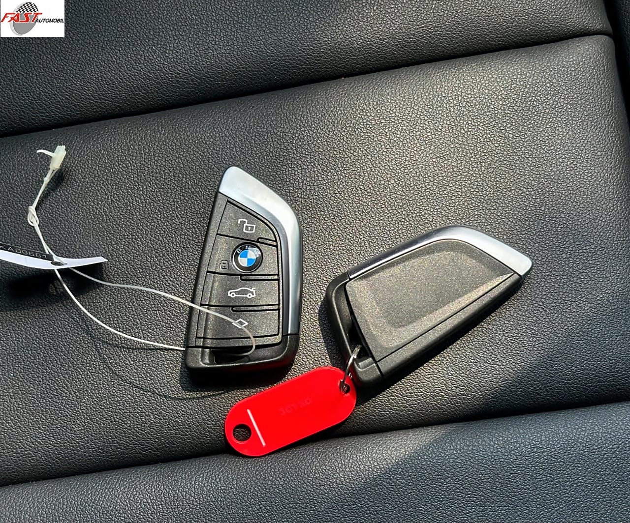 37 BMW 320i 2021 PUTIH B 1945 VO