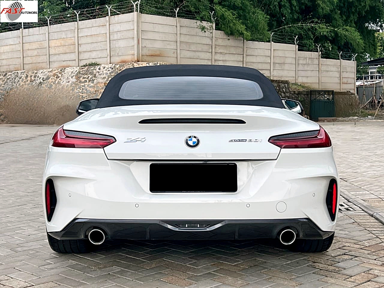 BMW Z4 PUTIH KM.4RB B 1813 KDZ 12