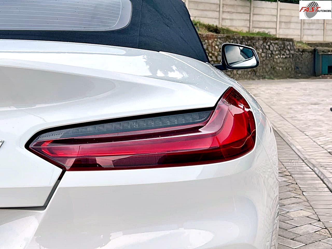 BMW Z4 PUTIH KM.4RB B 1813 KDZ 18