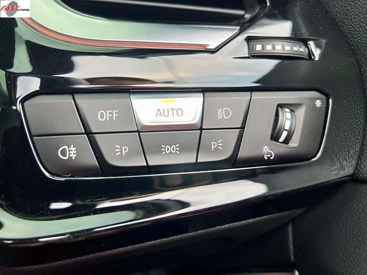 BMW Z4 PUTIH KM.4RB B 1813 KDZ 30