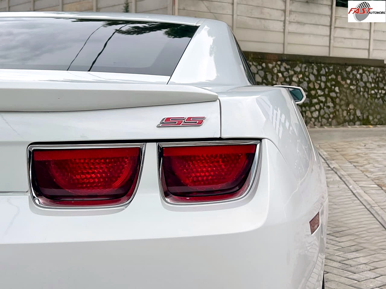 CHEVROLET CAMARO PUTIH B 87 GNN 11