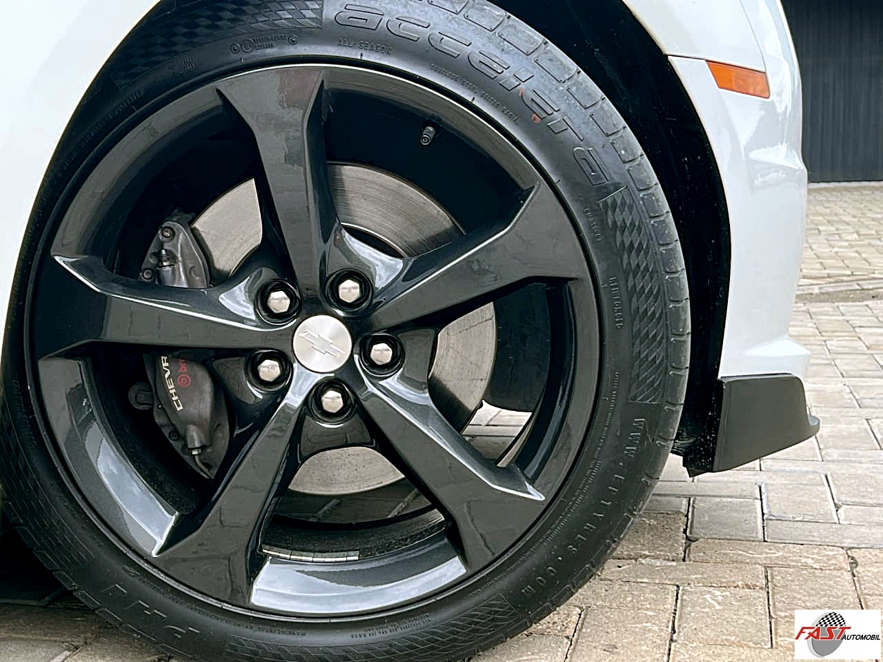 CHEVROLET CAMARO PUTIH B 87 GNN 13