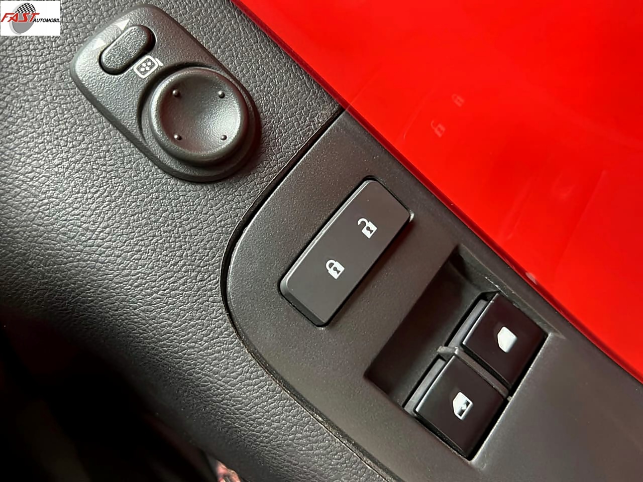 CHEVROLET CAMARO PUTIH B 87 GNN 28