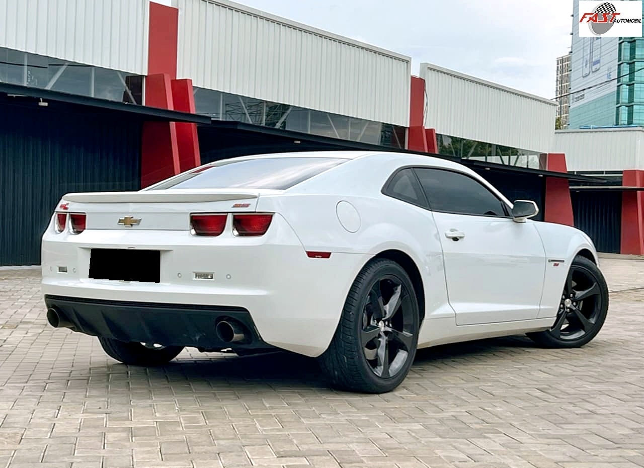 CHEVROLET CAMARO PUTIH B 87 GNN 8