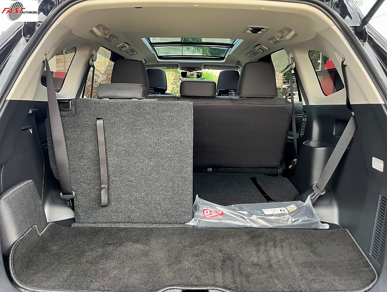 TOYOTA INNOVA ZENIX V HYBRID MODELLISTA 2025 PUTIH KM 7RB B 811 DAN 14