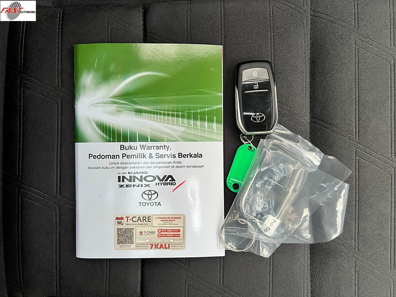 TOYOTA INNOVA ZENIX V HYBRID MODELLISTA 2025 PUTIH KM 7RB B 811 DAN 27