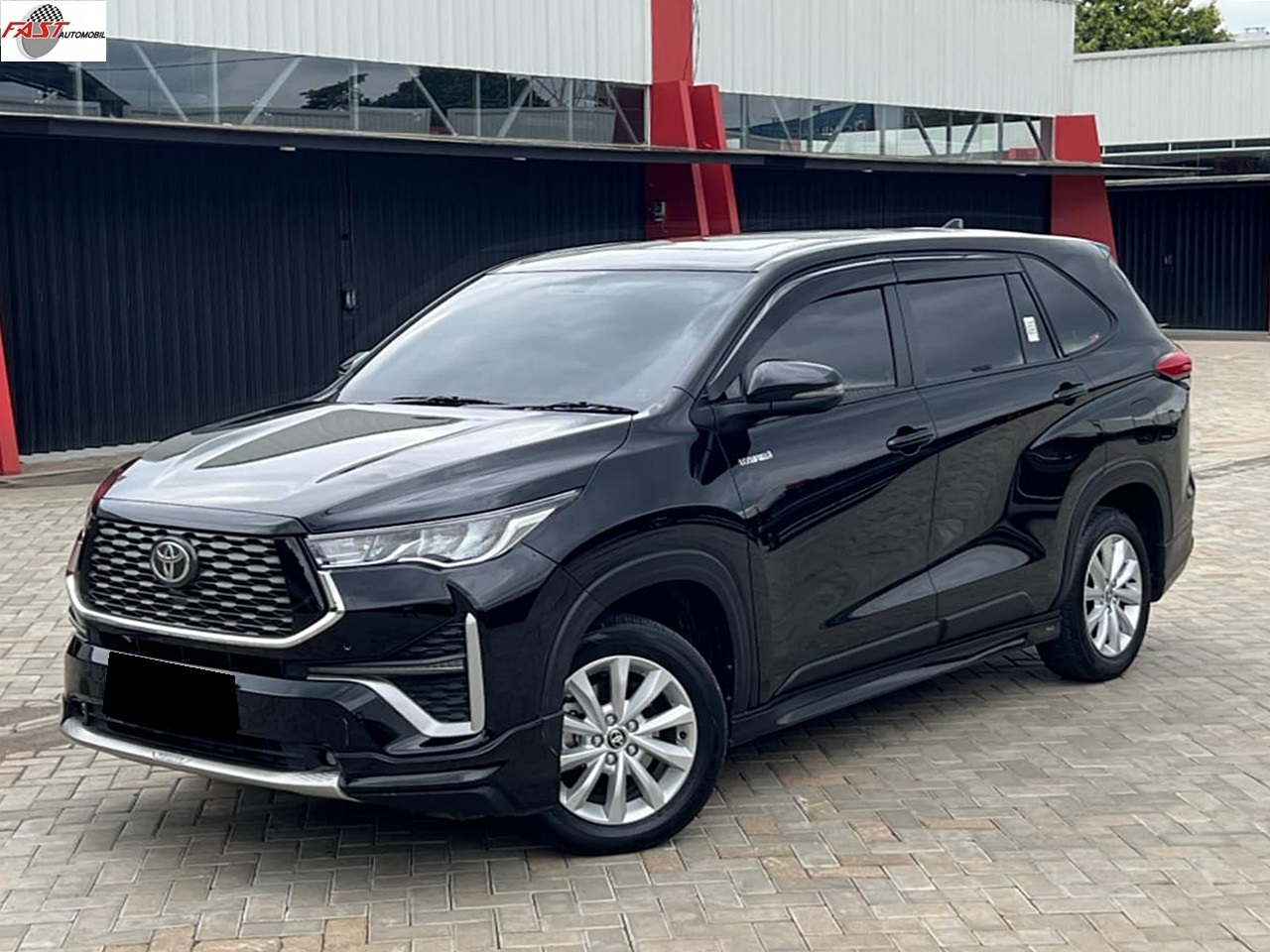 TOYOTA INNOVA ZENIX V HYBRID MODELLISTA 2025 PUTIH KM 7RB B 811 DAN 4