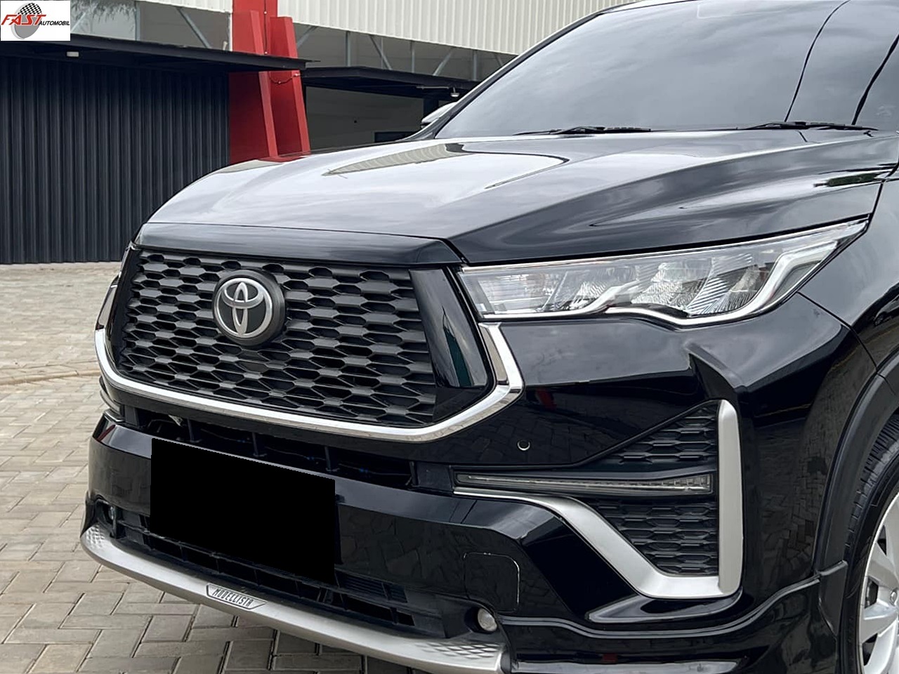 TOYOTA INNOVA ZENIX V HYBRID MODELLISTA 2025 PUTIH KM 7RB B 811 DAN 5