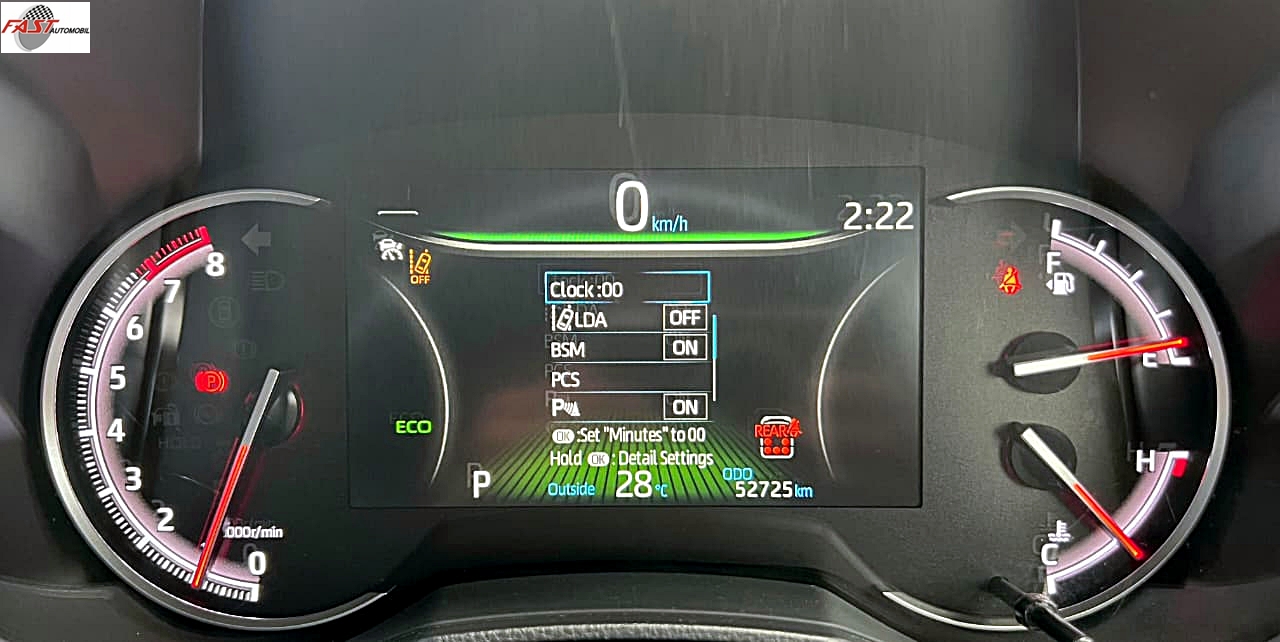 TOYOTA VOXY 2022 HITAM KM 52RB B 1670 NIQ 30