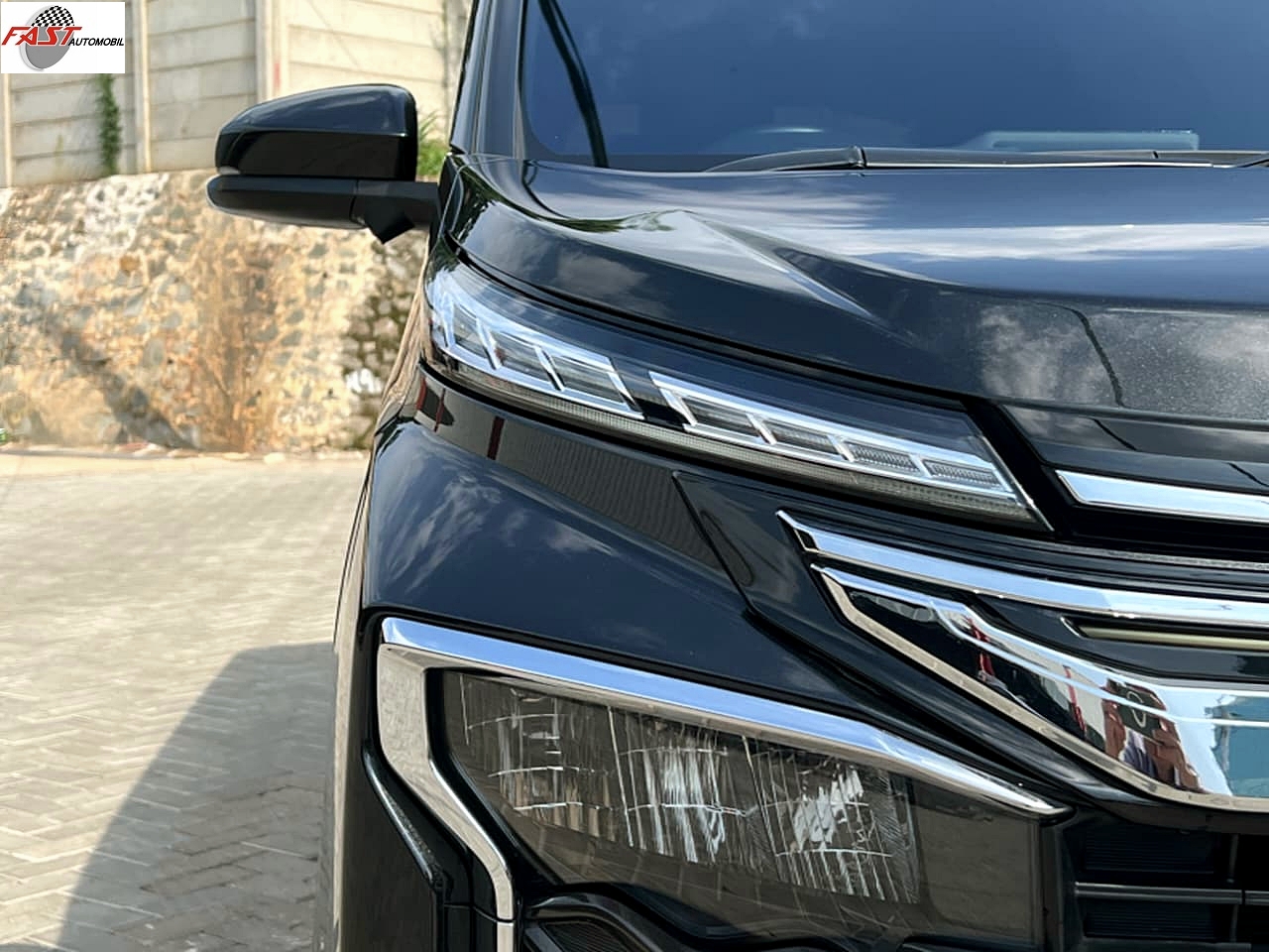 TOYOTA VOXY 2022 HITAM KM 52RB B 1670 NIQ 6