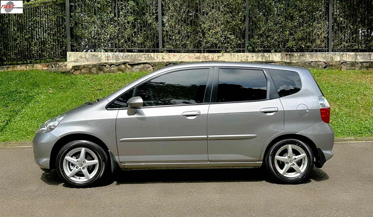 11 HONDA JAZZ 2006 1.5 IDSI FACELIFT MT 2006 SILVER B 2697 EVJ