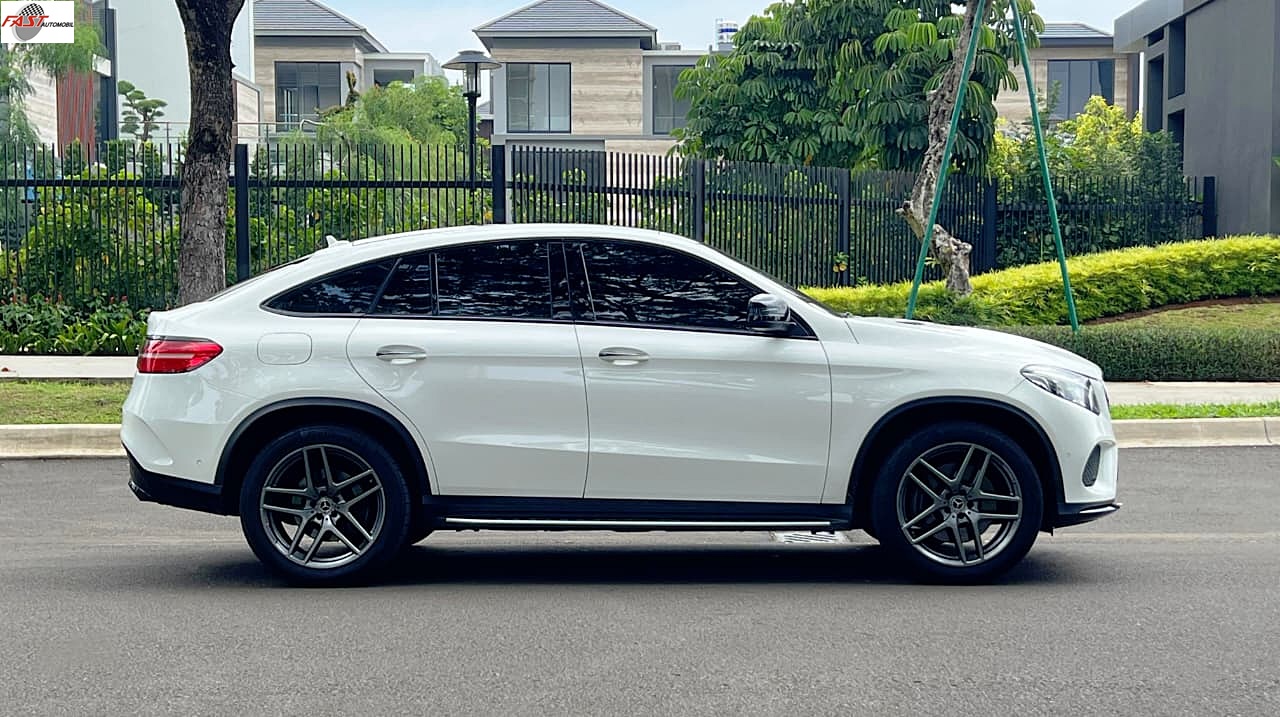 11 MERCEDES BENZ GLE 400 AMG COUPE 2016 PUTIH M 168