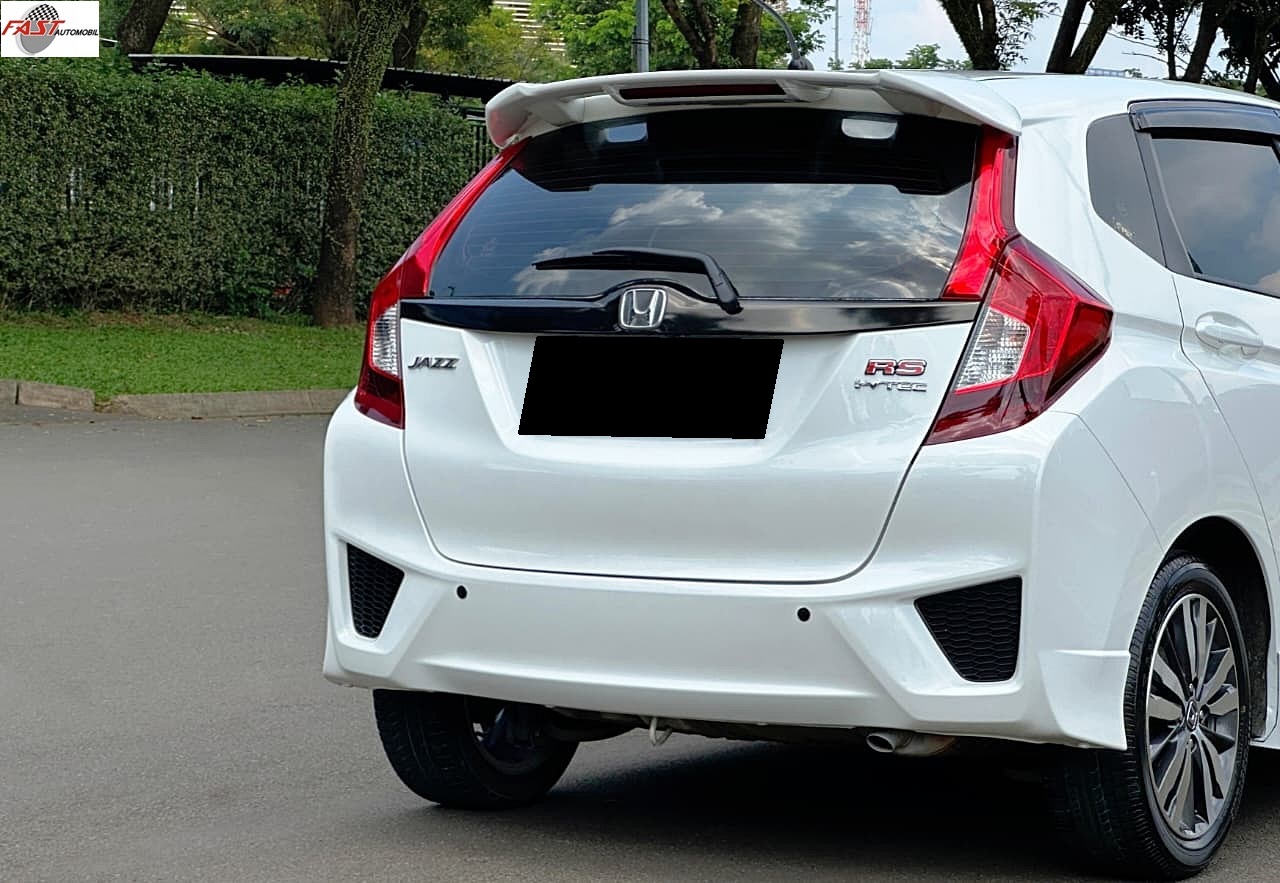 14 HONDA JAZZ RS 2015 PUTIH B 2972 BFK