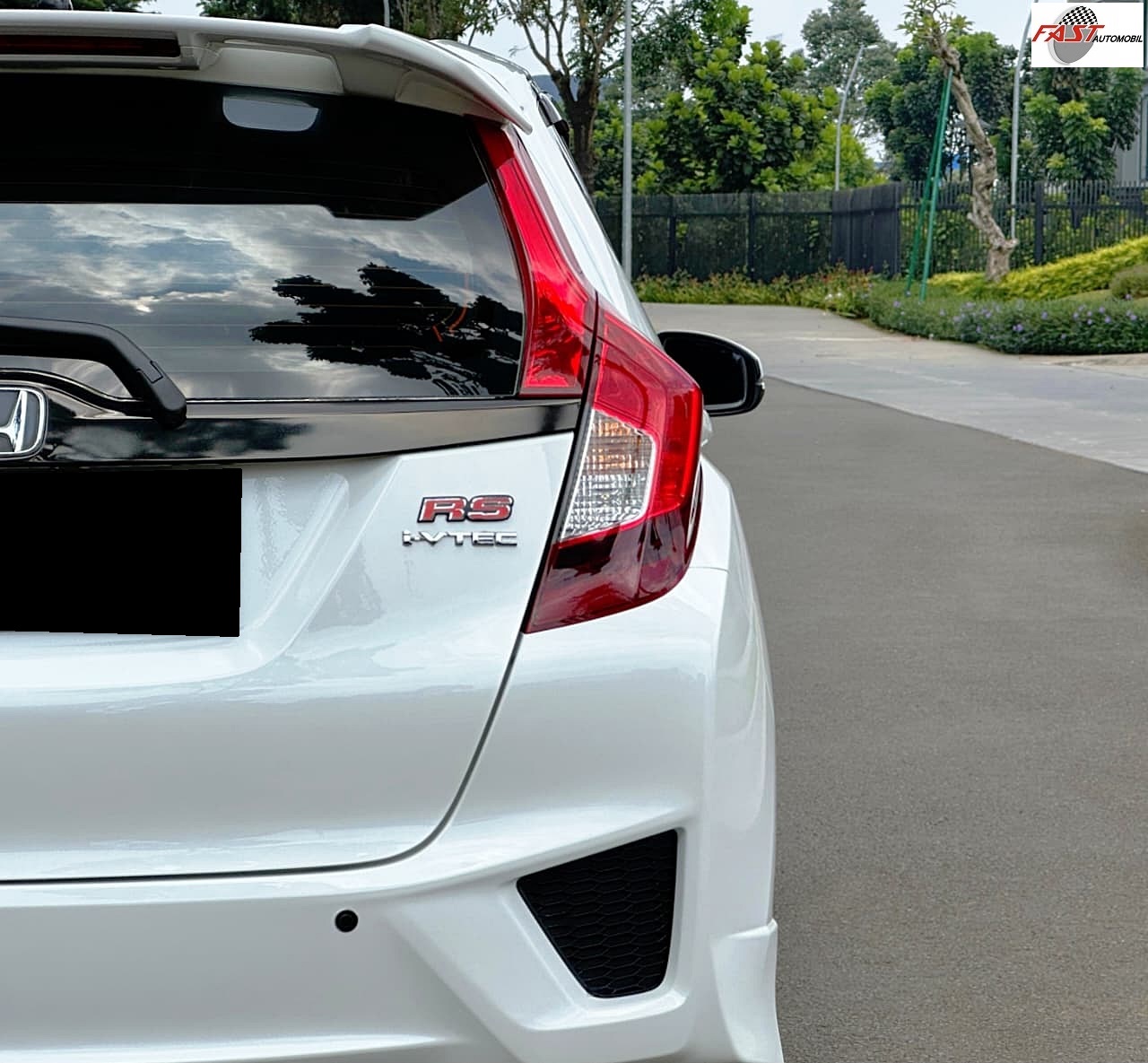 15 HONDA JAZZ RS 2015 PUTIH B 2972 BFK