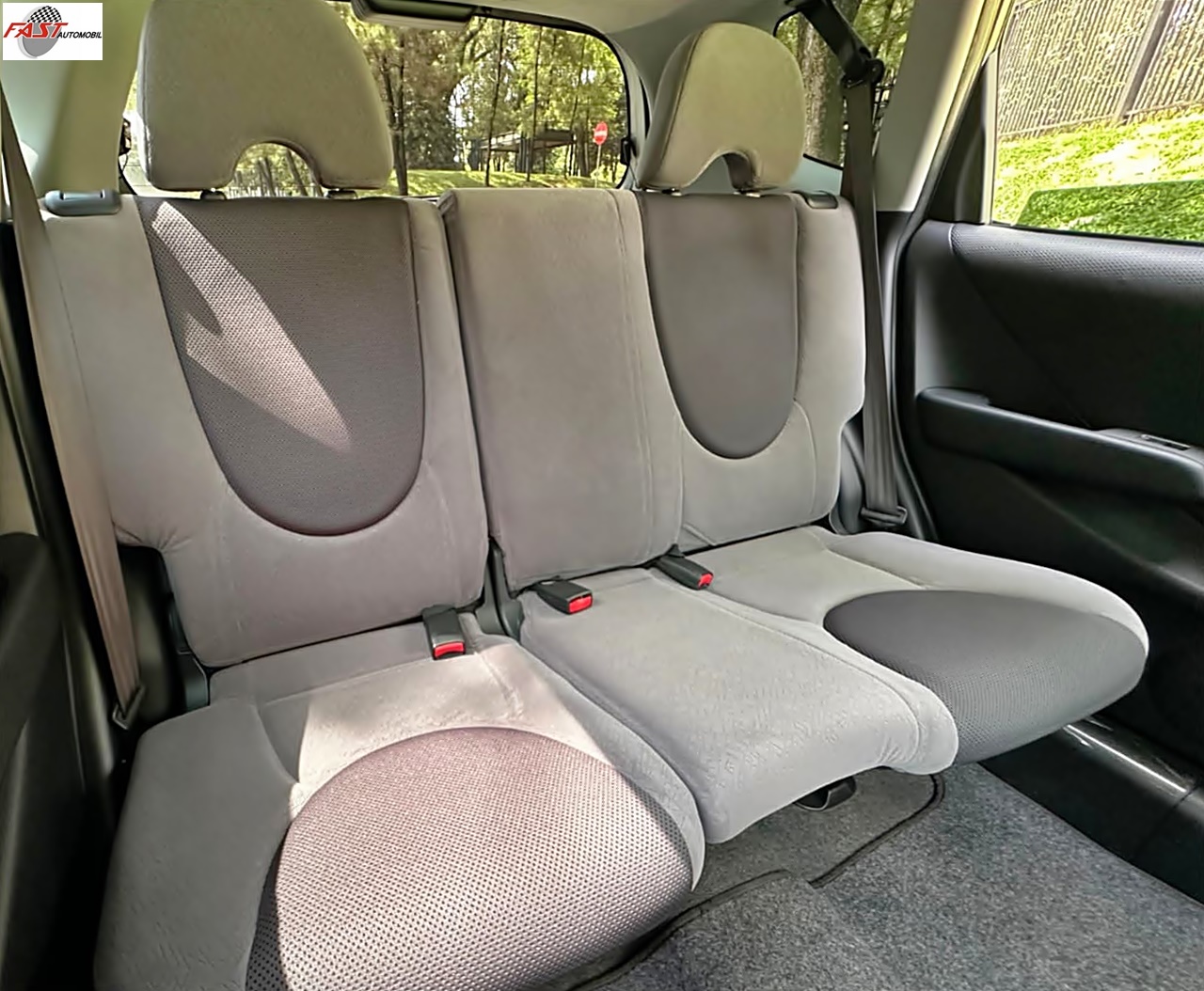 19 HONDA JAZZ 2006 1.5 IDSI FACELIFT MT 2006 SILVER B 2697 EVJ