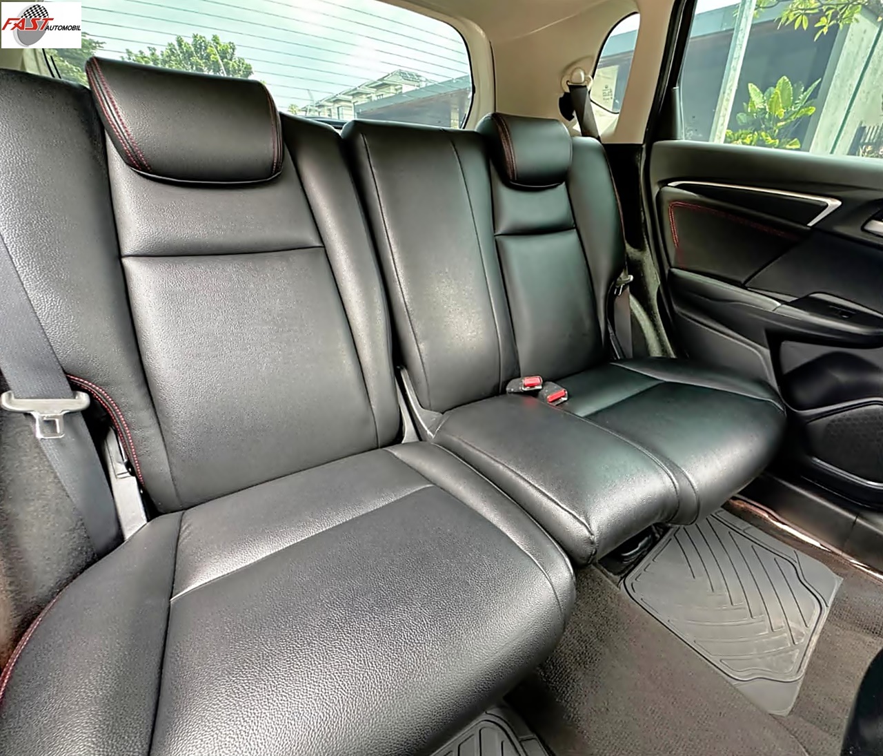 19 HONDA JAZZ RS 2015 PUTIH B 2972 BFK