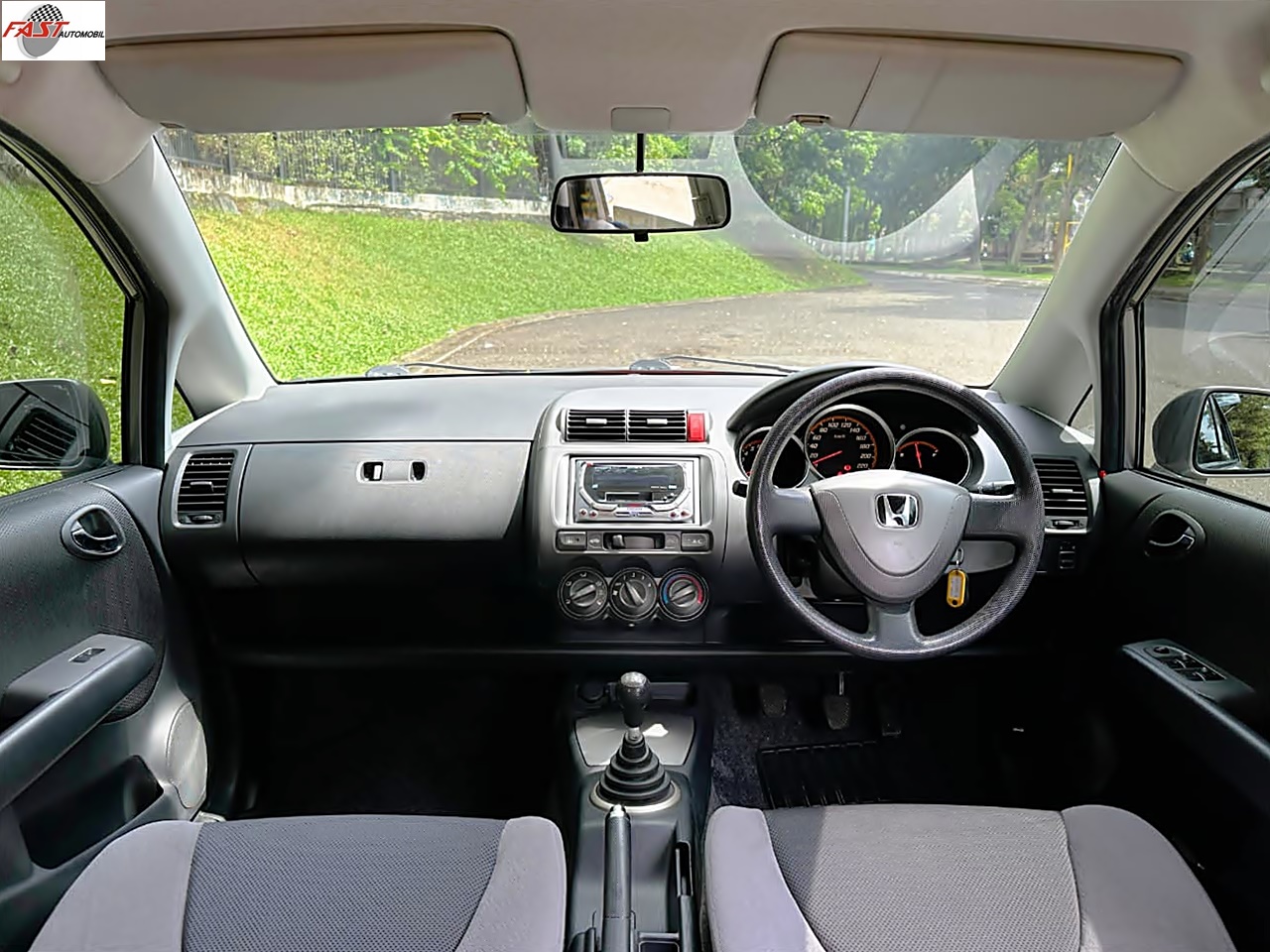 20 HONDA JAZZ 2006 1.5 IDSI FACELIFT MT 2006 SILVER B 2697 EVJ