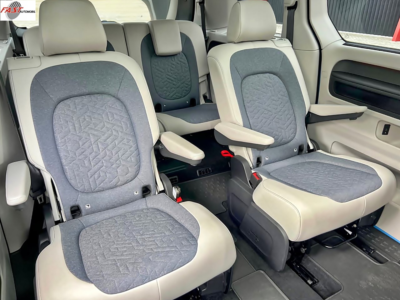 20 VOLKSWAGEN ID BUZZ LWB 20252026 KM.968 PERAK B 8 LUE