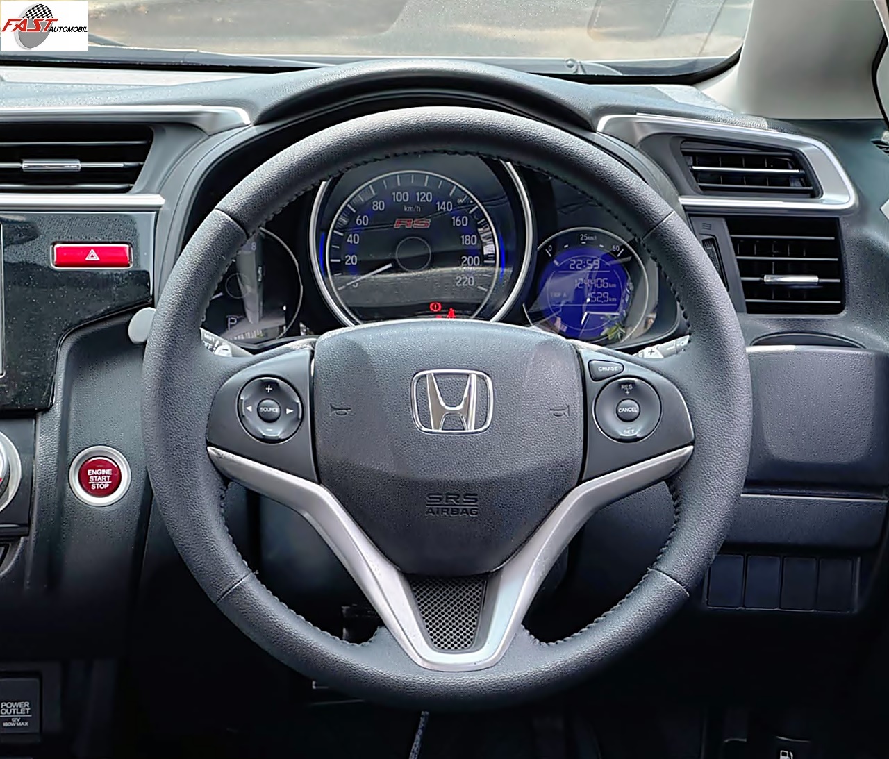 22 HONDA JAZZ RS 2015 PUTIH B 2972 BFK