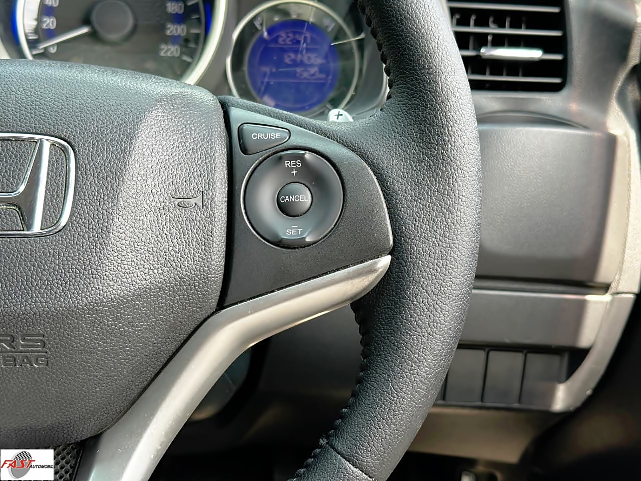 24 HONDA JAZZ RS 2015 PUTIH B 2972 BFK