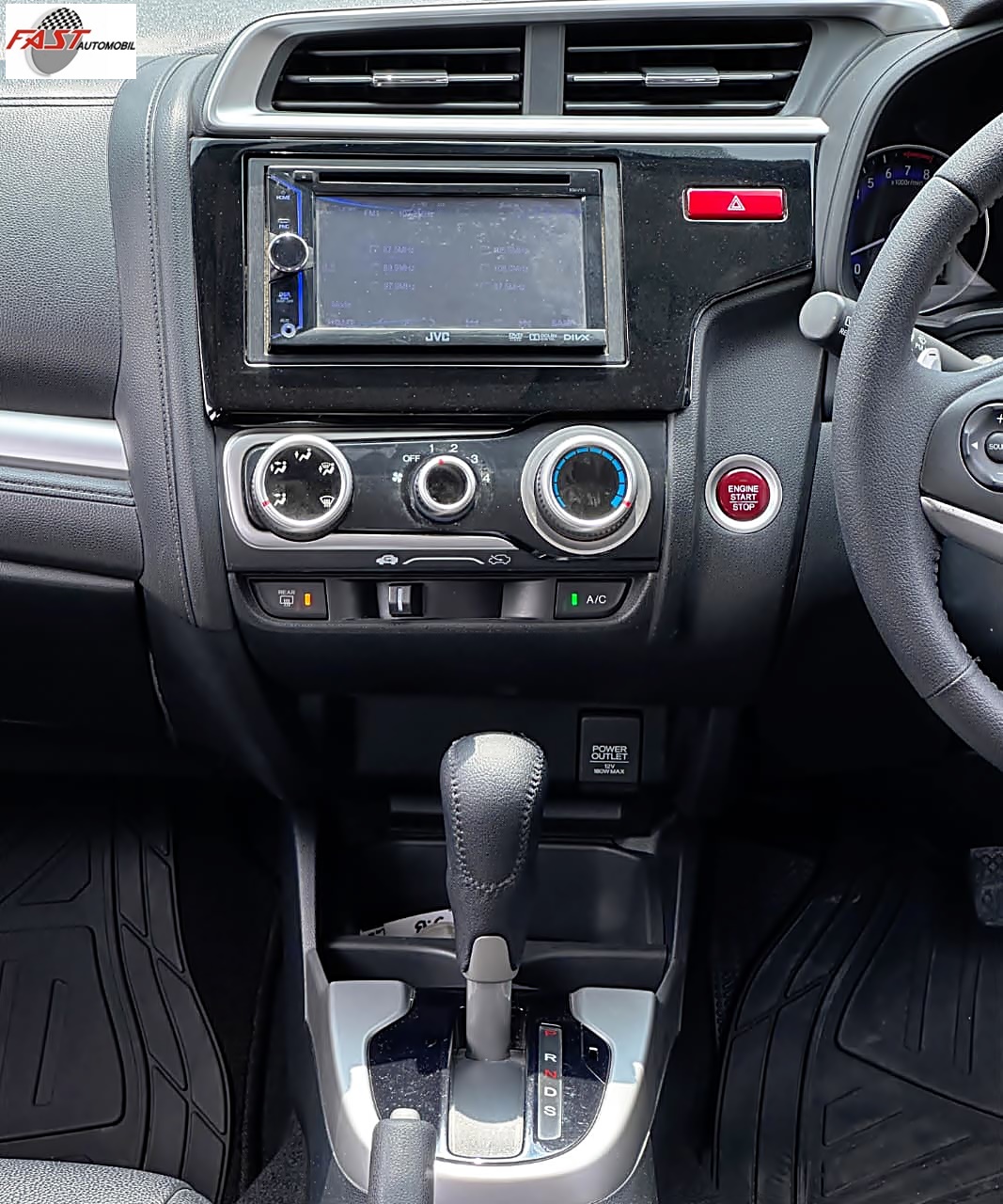 26 HONDA JAZZ RS 2015 PUTIH B 2972 BFK