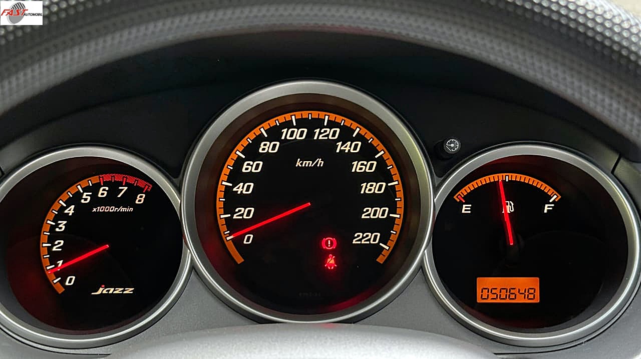 27 HONDA JAZZ 2006 1.5 IDSI FACELIFT MT 2006 SILVER B 2697 EVJ