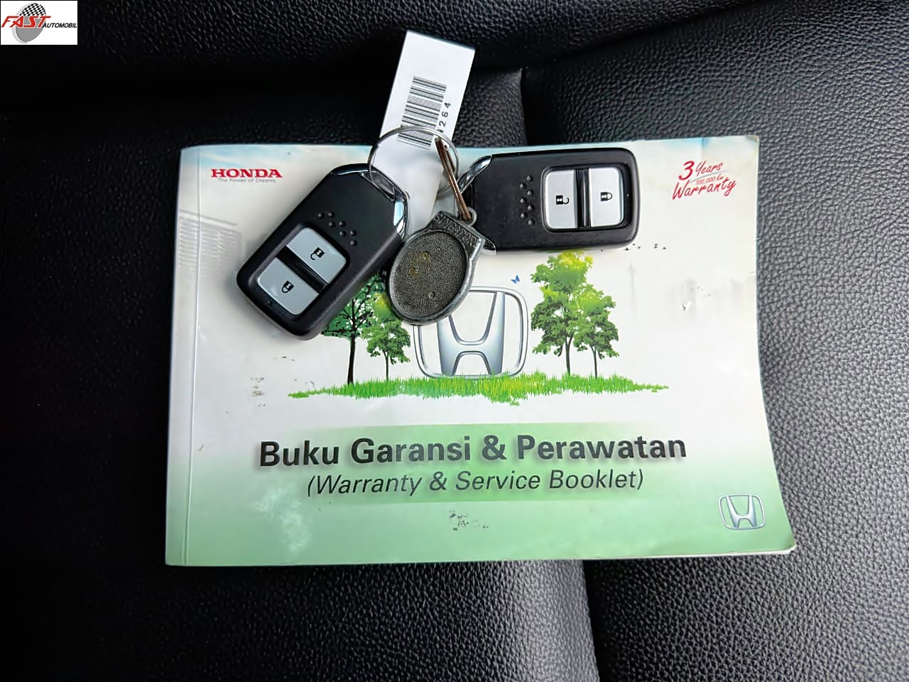 30 HONDA JAZZ RS 2015 PUTIH B 2972 BFK
