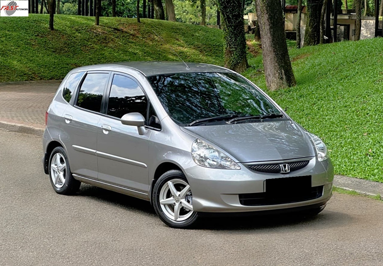 6 HONDA JAZZ 2006 1.5 IDSI FACELIFT MT 2006 SILVER B 2697 EVJ