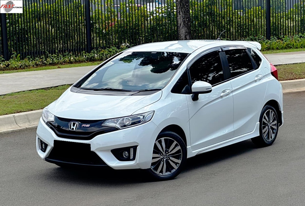 7 HONDA JAZZ RS 2015 PUTIH B 2972 BFK