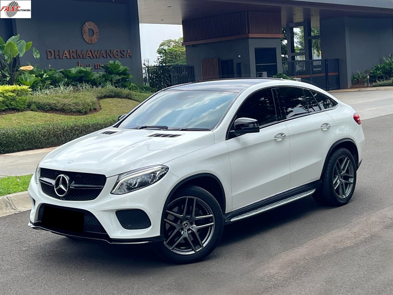 8 MERCEDES BENZ GLE 400 AMG COUPE 2016 PUTIH M 168